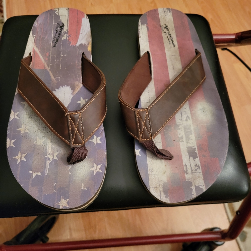 Nwot brown Flip Flops